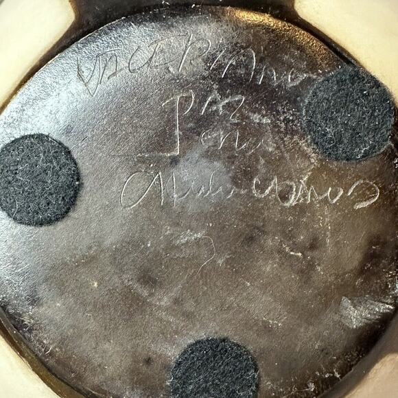 Valeriano Paz Folk Art Pottery Vase Chulucanas Peru Brown White Geometric Signed - Picture 5 of 7